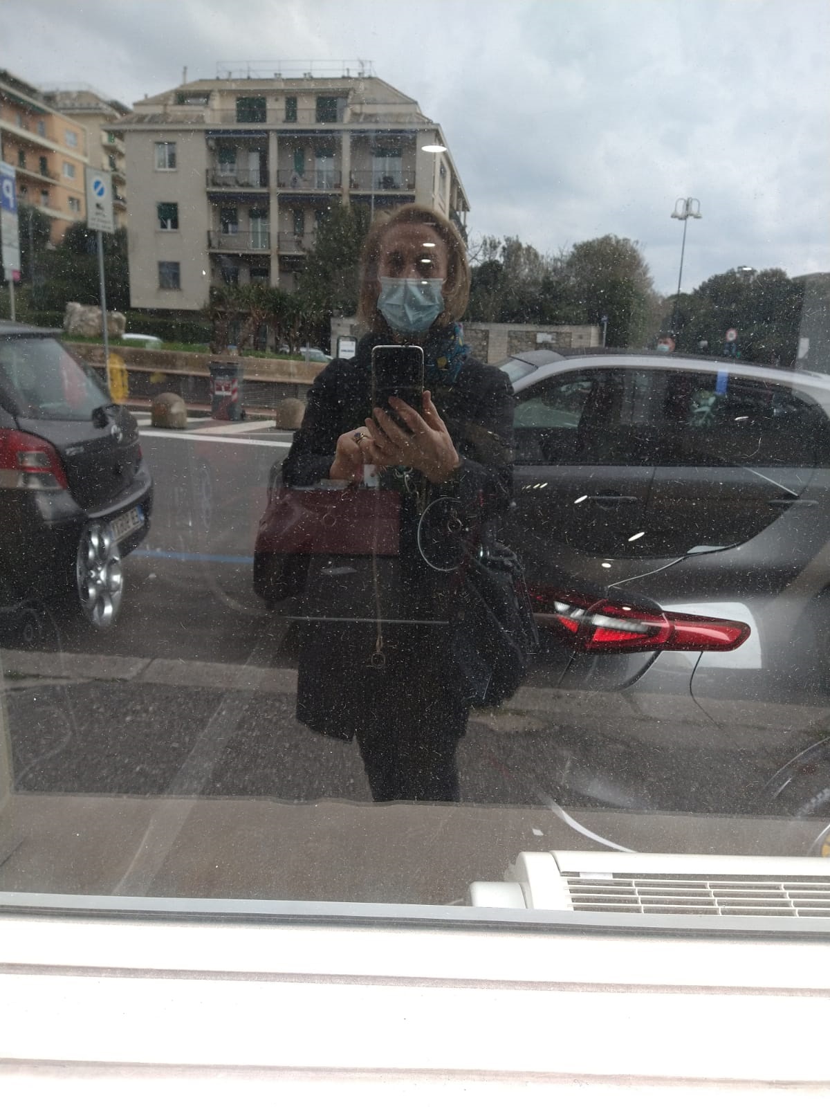 11. Reflection Selfie